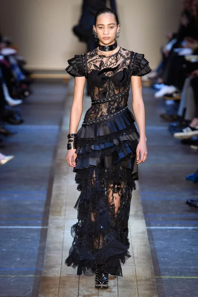 Look 28